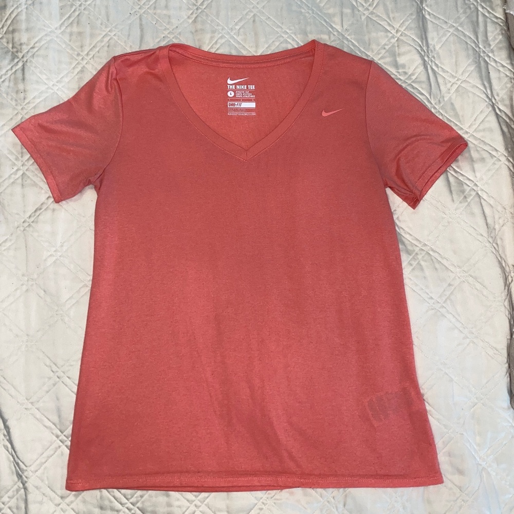 Nike Tee sz L Salmon colored